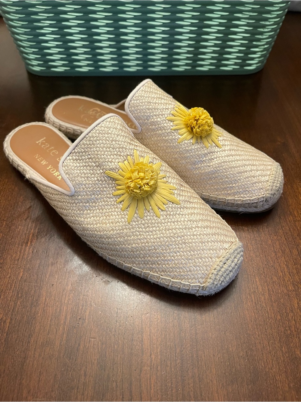 kate spade Natural Raffia Slip-On Mules with Yellow Flower Accent Size 8 - Picture 3 of 11